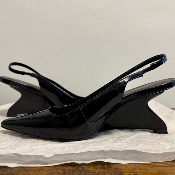 Reformation Westlyn Closed Toe Wedge, Size 7 in Black Patent - Picture 6 of 7